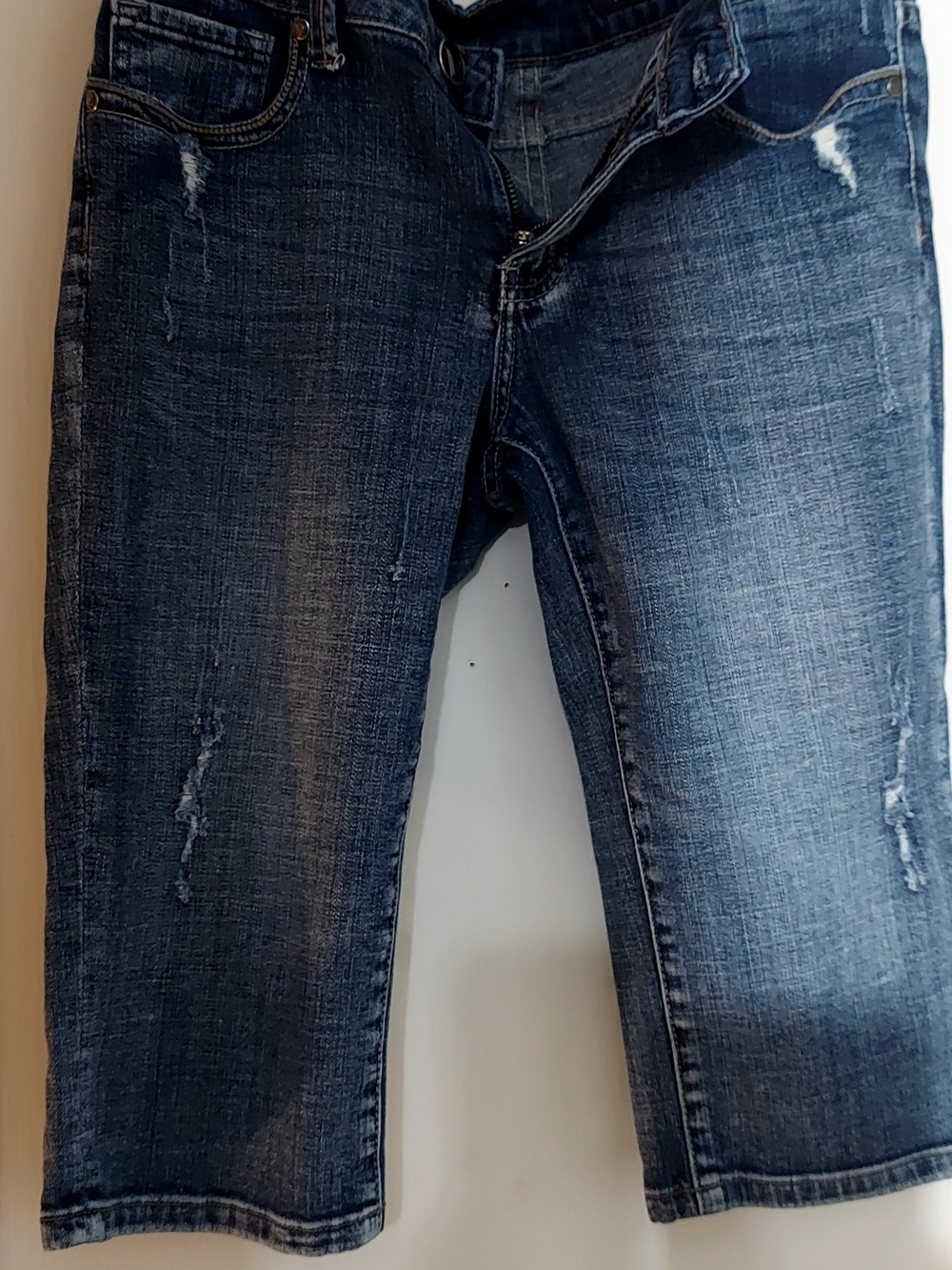 Vigoss Dark Blue Distressed Capri Jeans